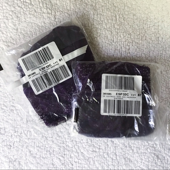 ✨HP✨ VS Leather Lace High-Neck Halter Long-Line Bra 32C - Picture 6 of 8